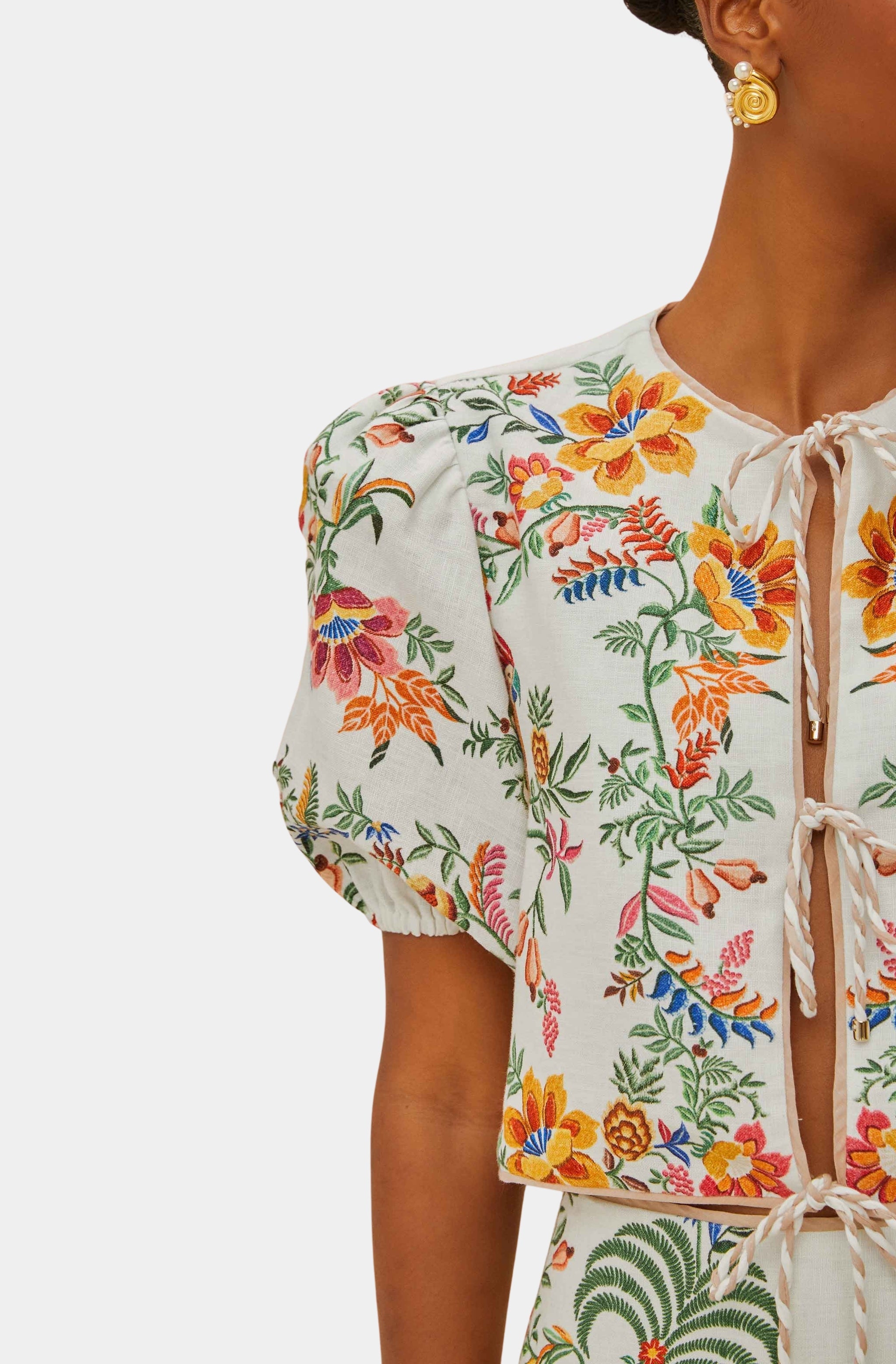 Delicate Forest Scarves Off-White Short Sleeve Blouse