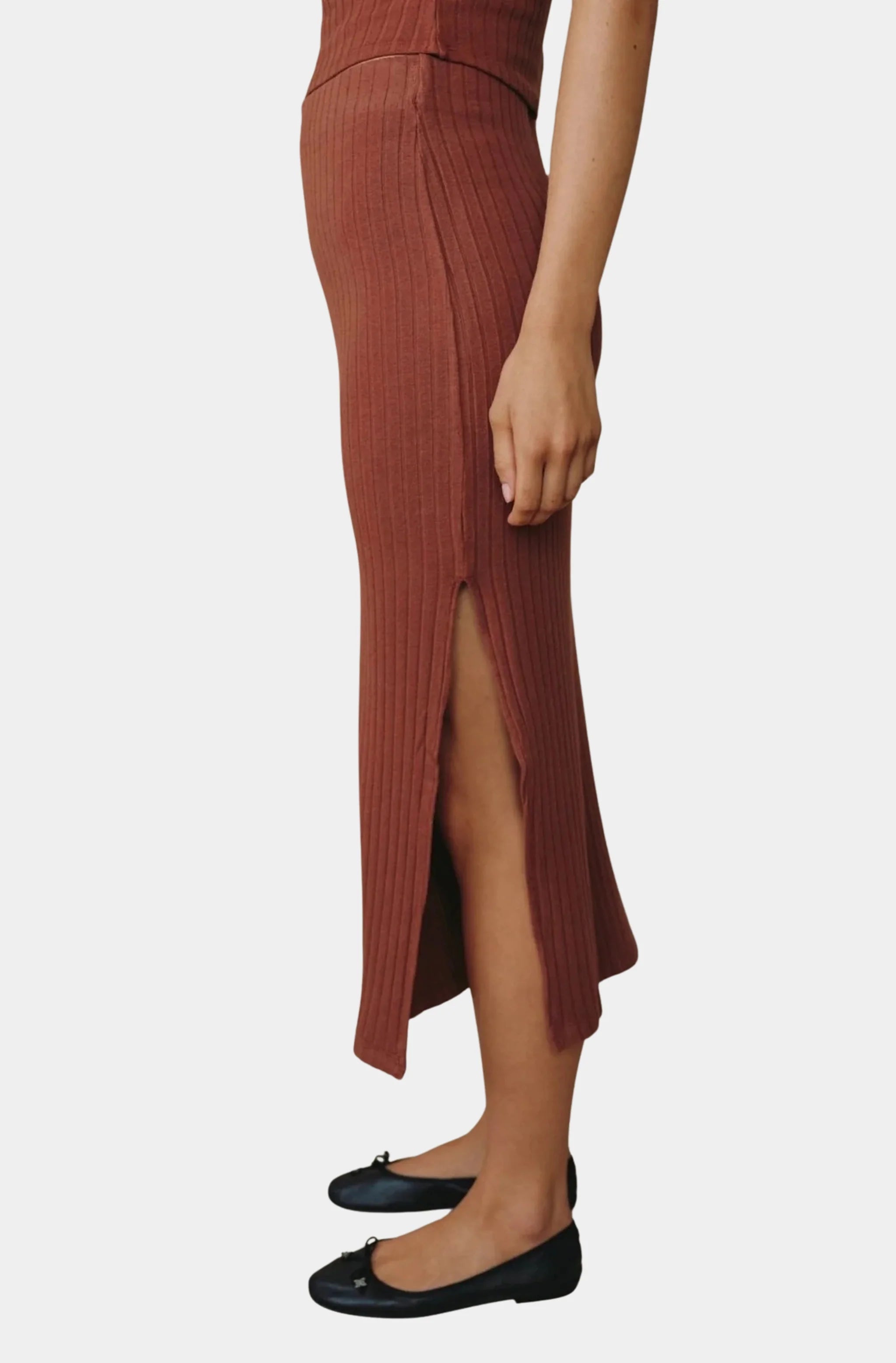 Clean Waist Knit Skirt w/ Side Slit