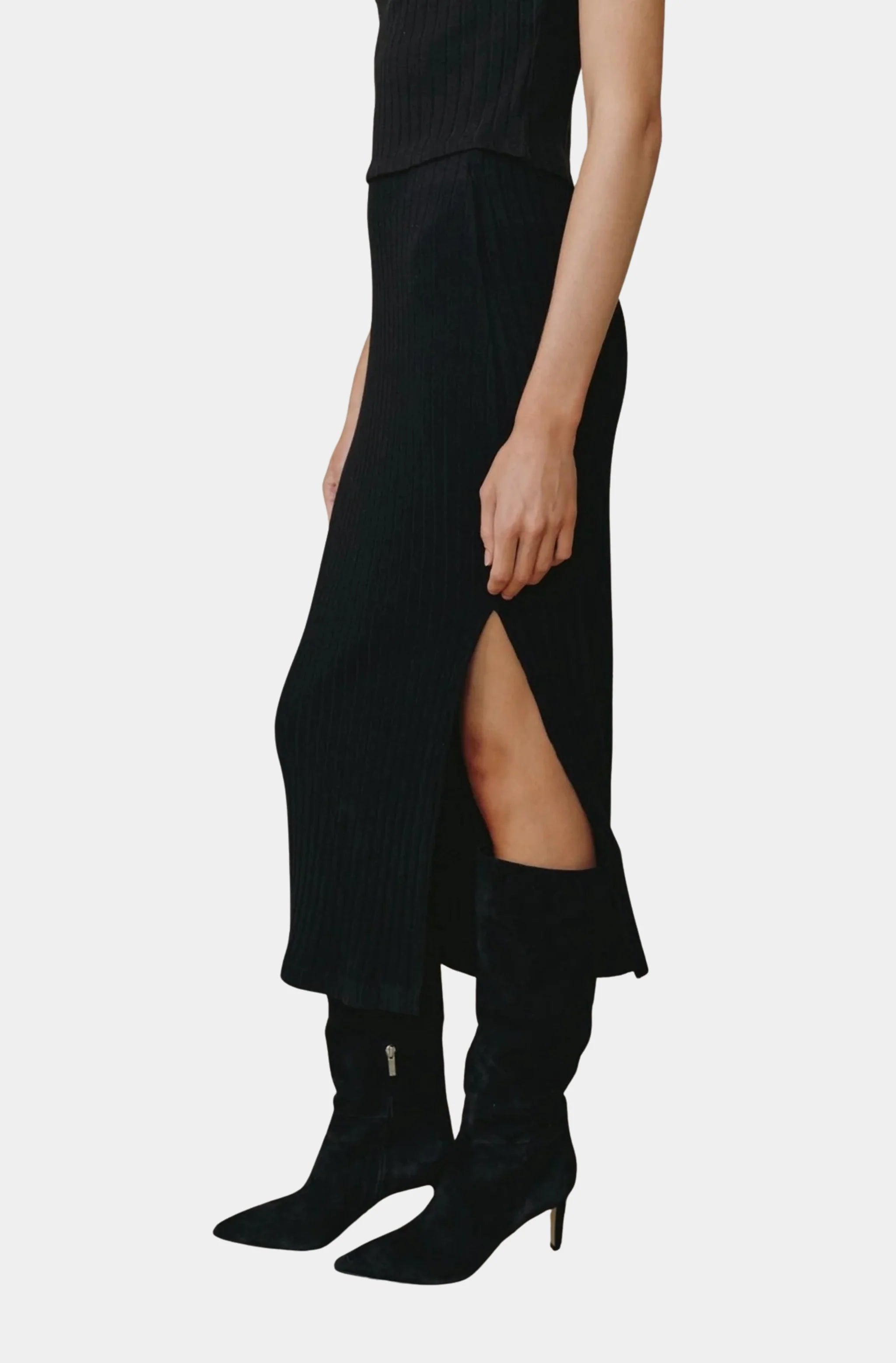 Clean Waist Knit Skirt w/ Side Slit