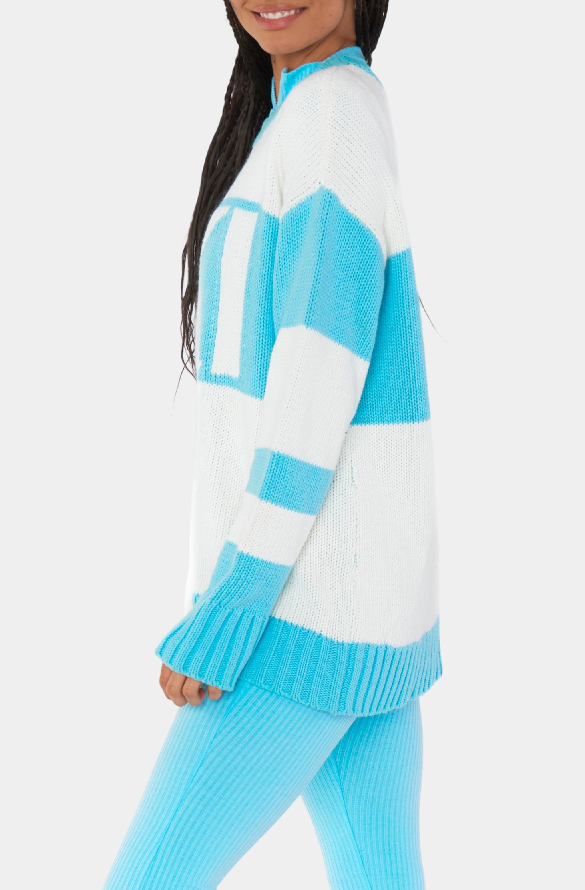 Ski in Sweater